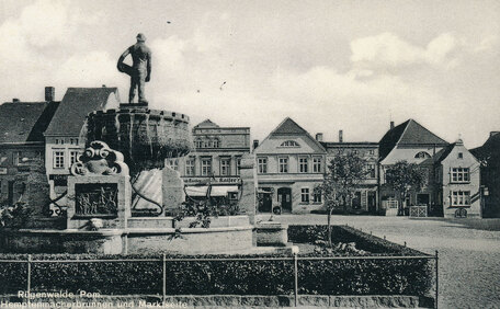 Verlag Schöning & Co., Lübeck. Darłowo. Pomnik rybaka. Stan na 1935 rok